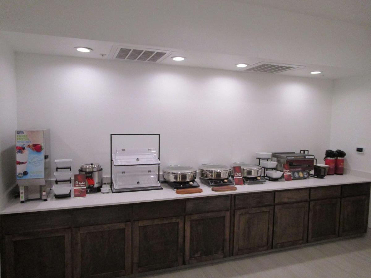 Reddy Hotel Bonham Bagian luar foto